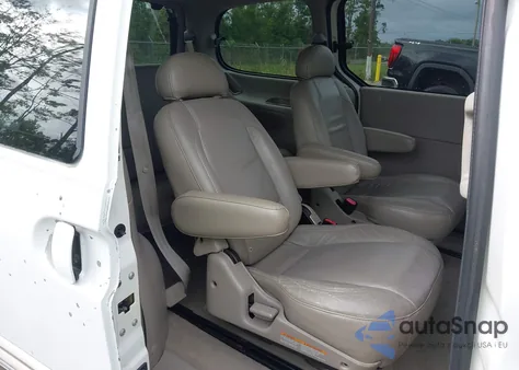 2002 Mercury Villager Estate z USA, uszkodzony, nr VIN 4M2ZV14T12DJ11617